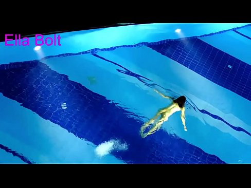 ❤️ म हेर्न रोक्न सक्दिन, जवान गोरा ELLA BOLT रिसोर्ट पूलमा नग्न पौडी खेल्दै समातियो ❤❌ हामीलाई % ne.hotpornphotos.ru% ️❤